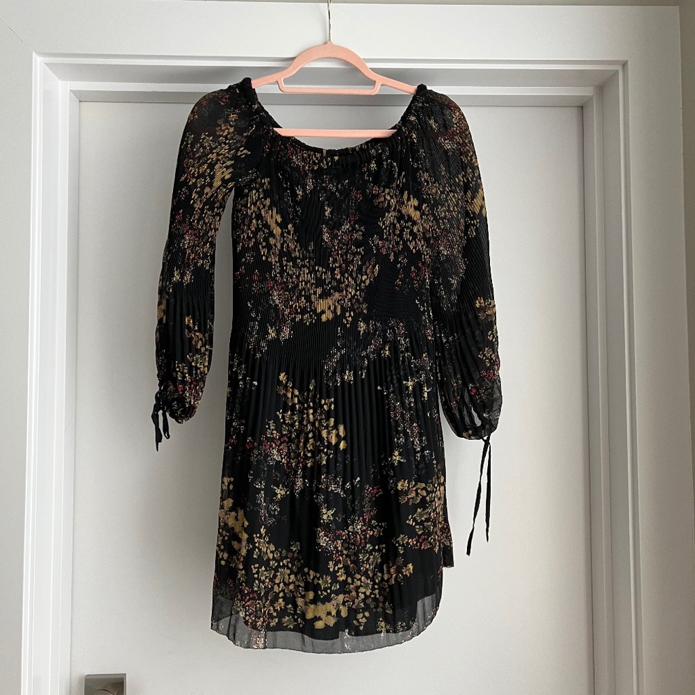 Aritzia - Wilfred Daydreamer off the shoulder Dress
